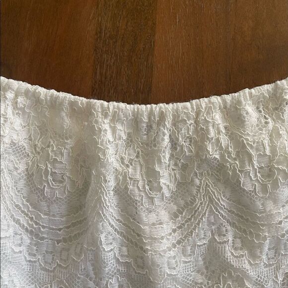 cupcakes & cashmere Cream/White Off-the-Shoulder Lace Top - Picture 9 of 16